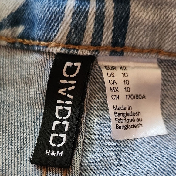 H&M Divided Blue Marble Print High Rise Denim Shorts | Size 10 - Picture 5 of 6